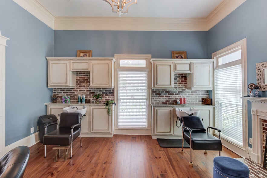 More Photos Of 152 E Shadburn Ave, Buford Office For Sale