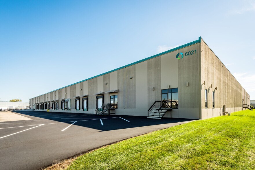 More Photos Of 5850 W 80th St, Indianapolis Unknown For Lease