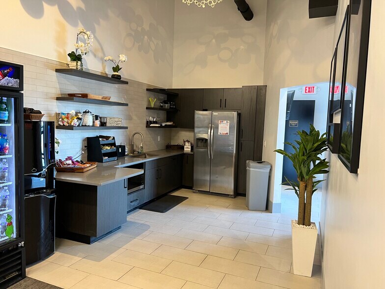 More Photos Of 1440-1460 Moon River Dr, Provo Office For Sale