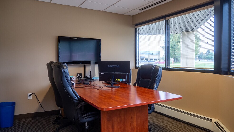 More Photos Of 3621 9th St NW, Rochester Warehouse For Lease