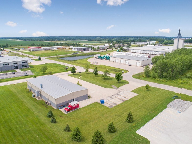 More Photos Of 801 62nd St, Marion Showroom For Sale