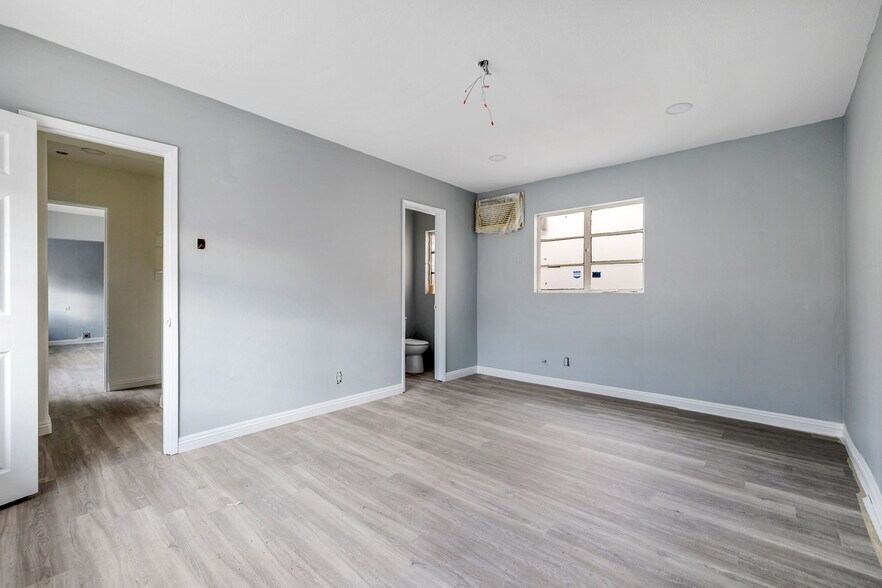 More Photos Of 1059-1063 N Palm Canyon Dr, Palm Springs Storefront For Sale