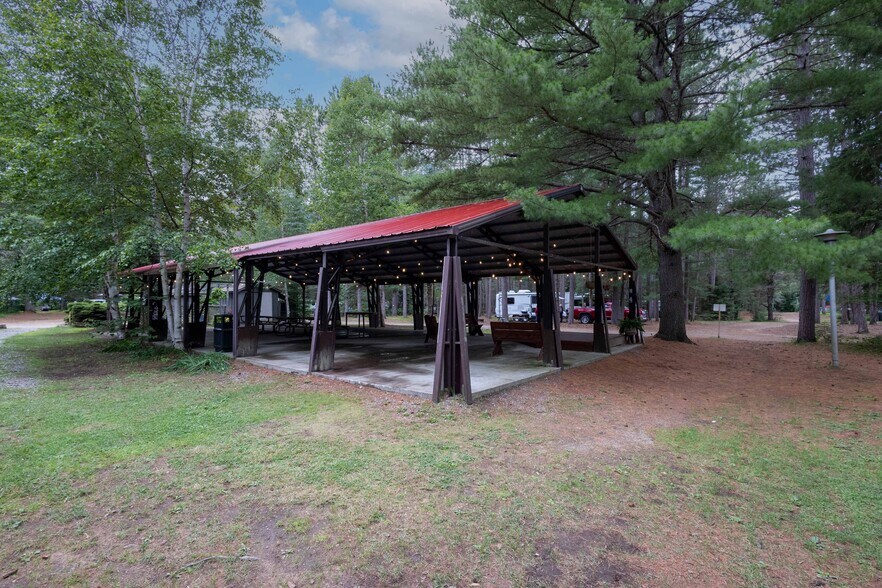 More Photos Of 2883 HWY-60, Dwight Trailer Camper Park For Sale