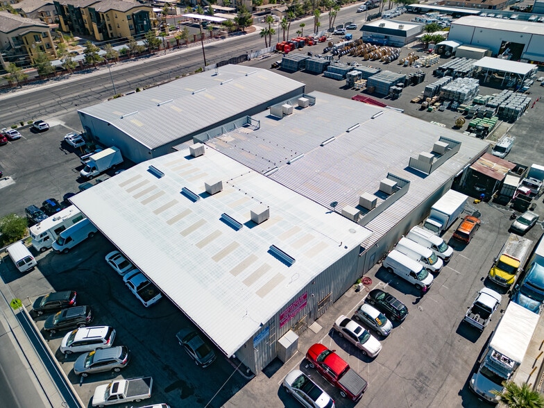 More Photos Of 2017 W Gowan Rd, North Las Vegas Warehouse For Lease