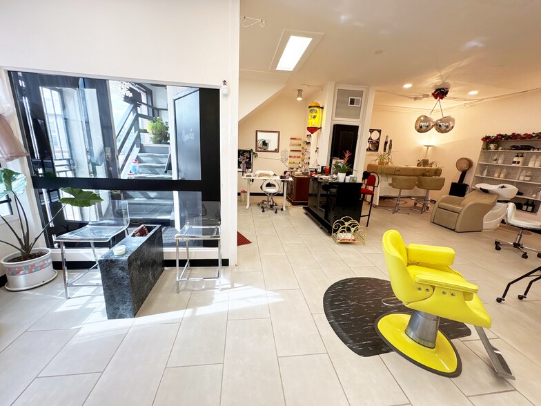 More Photos Of 4064 S Broadway, Englewood Freestanding For Sale