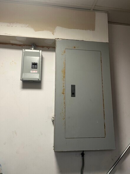 More Photos Of 1082 Bay St, Staten Island Freestanding For Sale