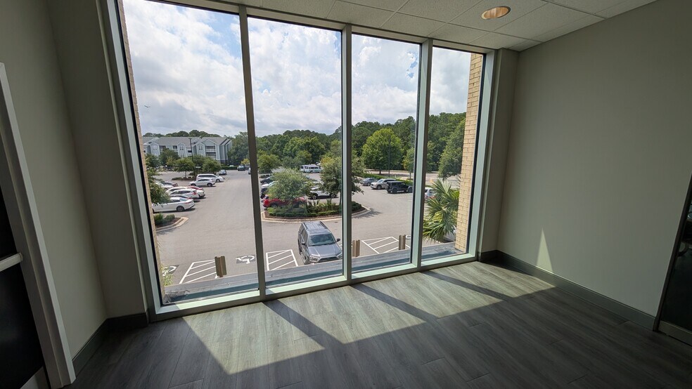 More Photos Of 6740 Rock Spring Rd, Wilmington Office For Lease