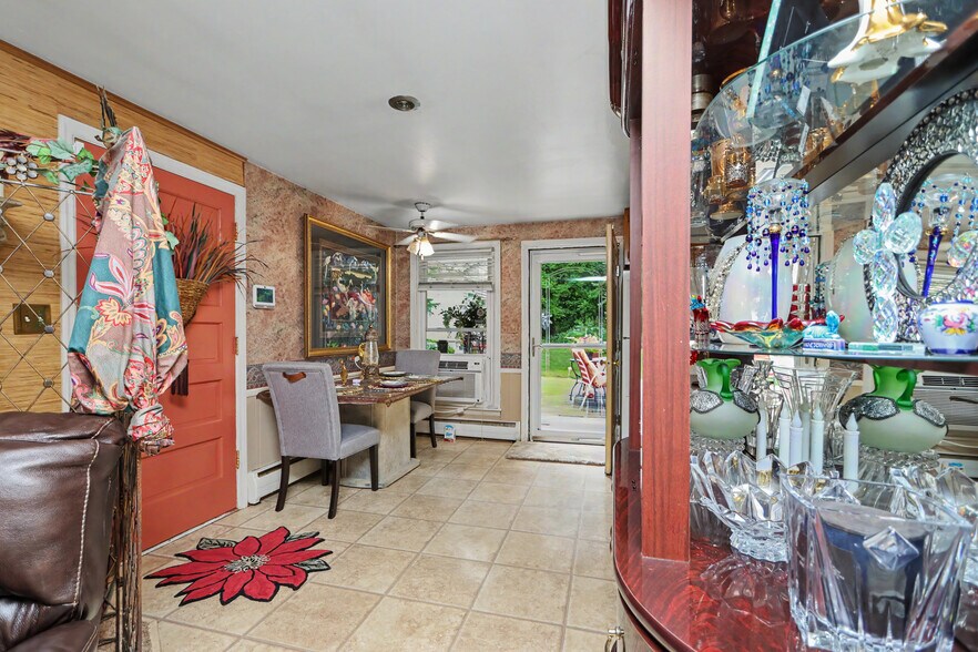 More Photos Of 524 State Route 314 N, Ontario Specialty For Sale