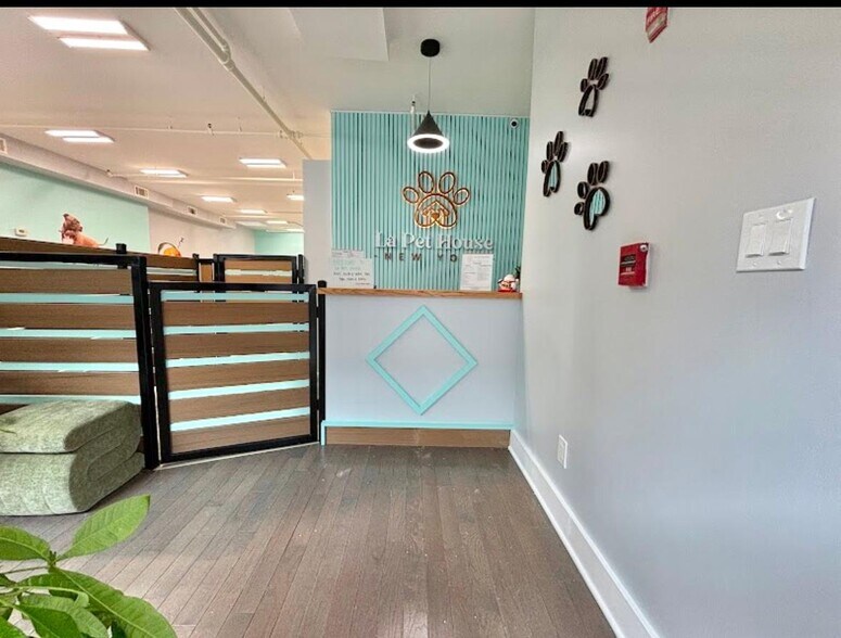 More Photos Of 11-11 44th Rd, Long Island City Loft Creative Space For Sale