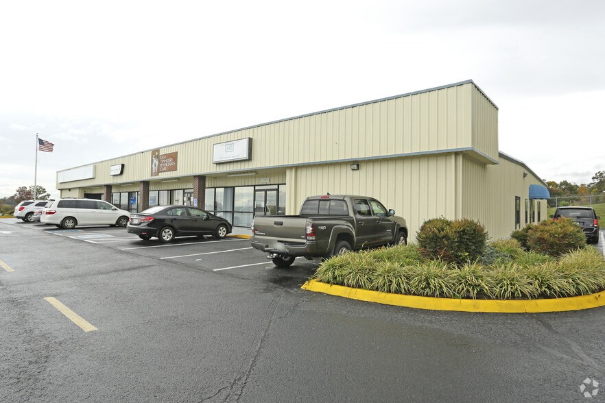 More Photos Of 5911-5921 Rutledge Pike, Knoxville Medical For Lease