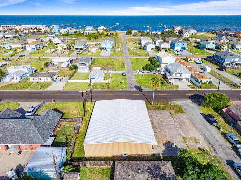 More Photos Of 724 Rowan St, Rockport Office For Sale