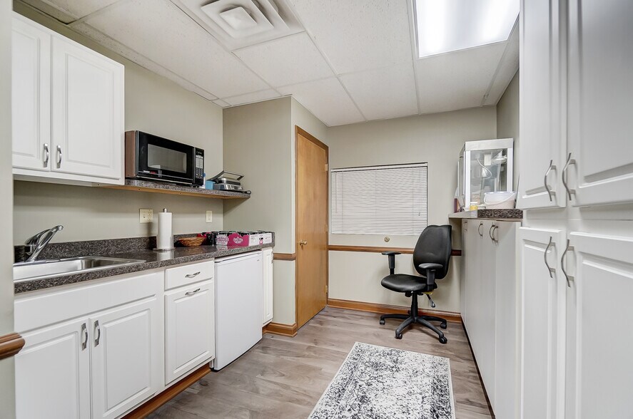 More Photos Of 8900 N Dixie Dr, Dayton Medical For Lease