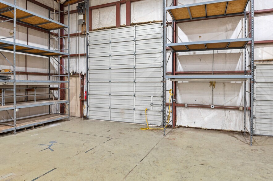 More Photos Of 3 Sunshine Blvd, Ormond Beach Manufacturing For Lease