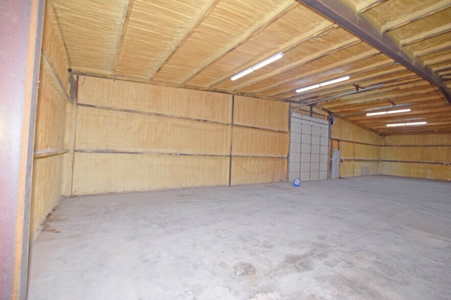 More Photos Of 305 E 57th St, Odessa Warehouse For Sale