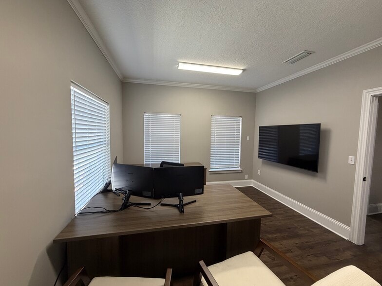 More Photos Of 9310 Old Kings Rd S, Jacksonville Office For Lease