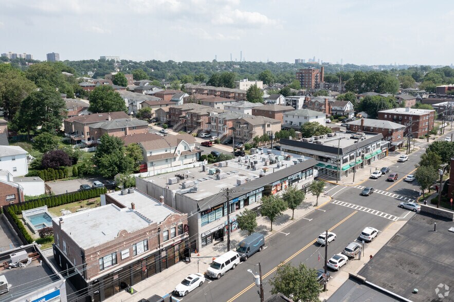 More Photos Of 118-126 Broad Ave, Palisades Park Freestanding For Lease