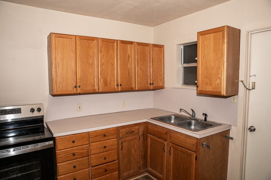 More Photos Of 515 Colorado, Burton Apartments For Sale