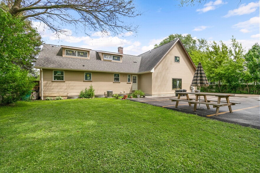 More Photos Of 618 Barron Blvd, Grayslake Medical For Sale