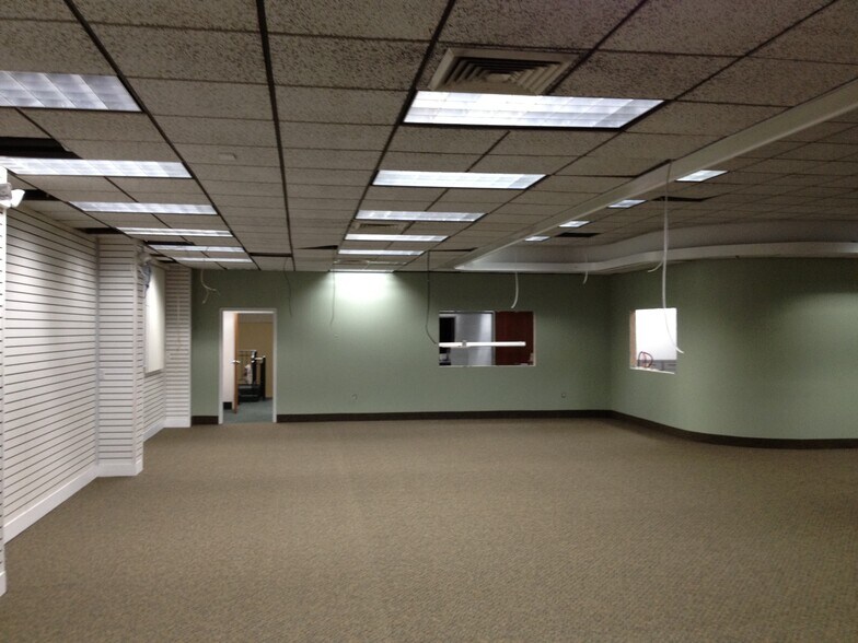 More Photos Of 861-863 Broadway, Bayonne General Retail For Sale