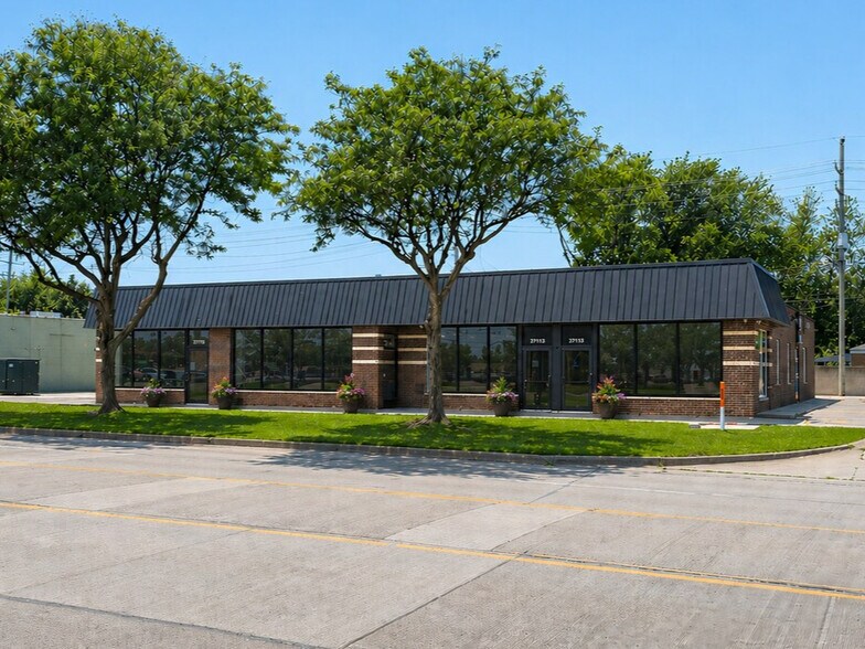 Primary Photo Of 27109-27113 Harper Ave, Saint Clair Shores Medical For Lease