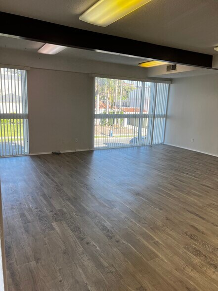 More Photos Of 713 S Pacific Coast Hwy, Redondo Beach Loft Creative Space For Lease
