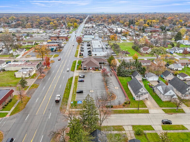 Primary Photo Of 27621 Warren Rd, Garden City Freestanding For Lease