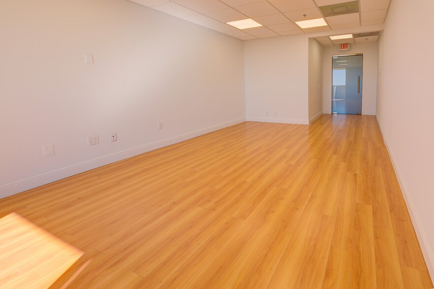 More Photos Of 550 Biltmore Way, Coral Gables Office For Lease