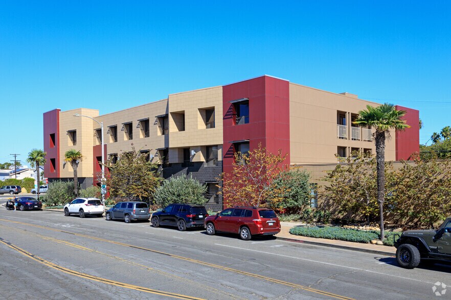 More Photos Of 5855 E Naples Plz, Long Beach Medical For Lease