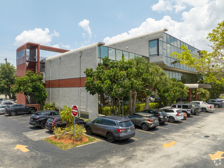 More Photos Of 5190 NW 167th St, Miami Lakes Medical For Lease