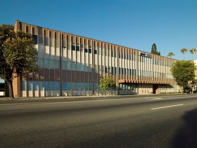 More Photos Of 18250 Roscoe Blvd, Northridge Medical For Lease