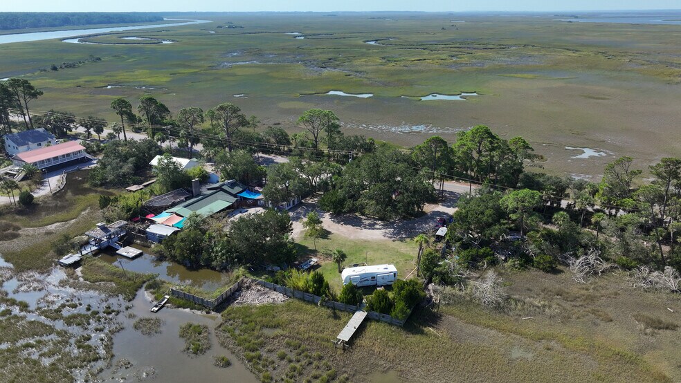 More Photos Of 2111 Sea Island Pky, Saint Helena Island General Retail For Sale