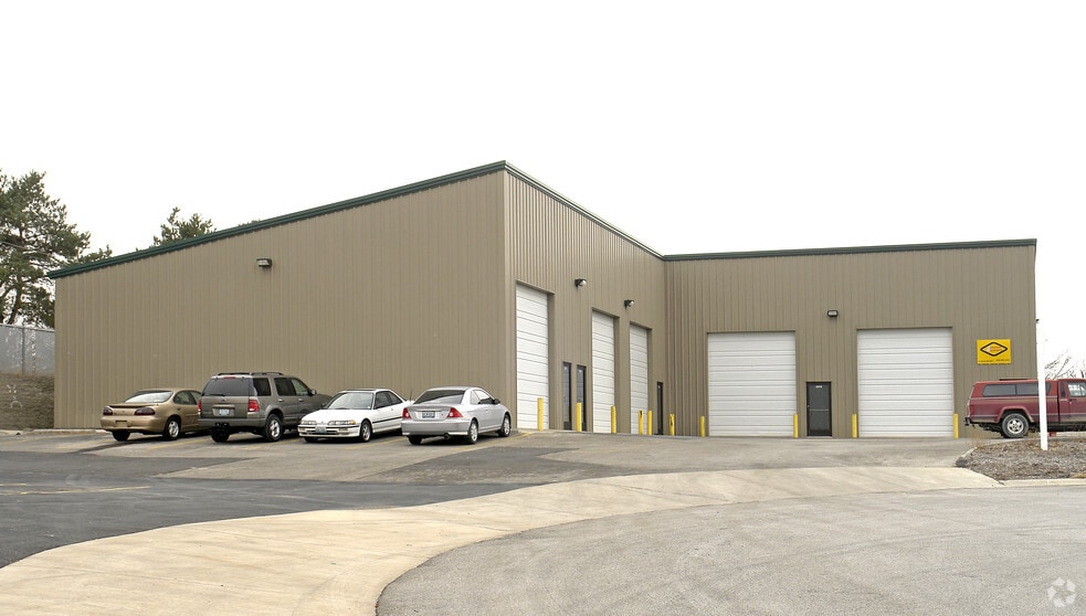 Primary Photo Of 1371-1381 Charlestown Industrial Dr, Saint Charles Warehouse For Lease