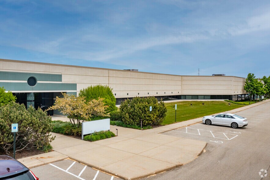 More Photos Of 8400 Lakeview Pky, Pleasant Prairie Light Distribution For Lease