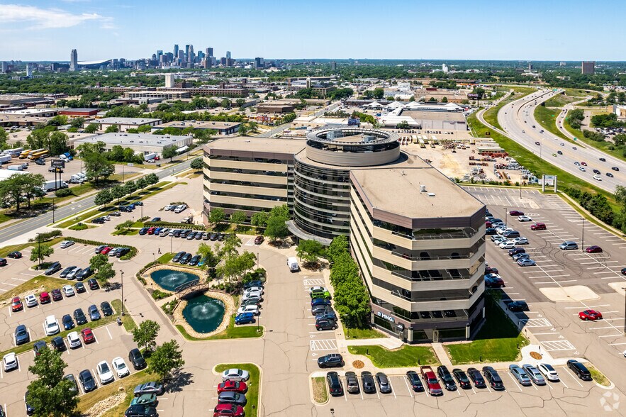 More Photos Of 3001 NE Broadway St, Minneapolis Office For Lease