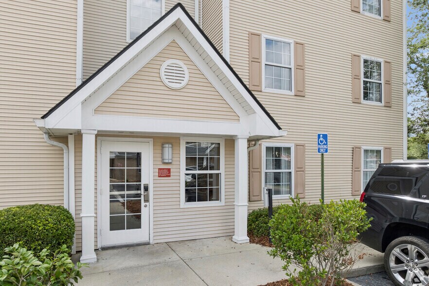 More Photos Of 11309 Abercorn St, Savannah Hotel For Sale