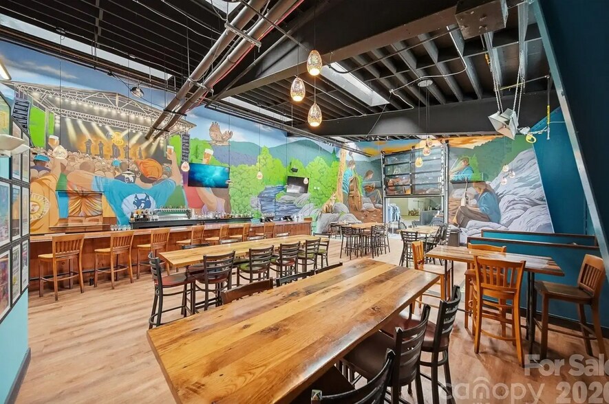 More Photos Of 47 Duke St, Granite Falls Bar For Sale