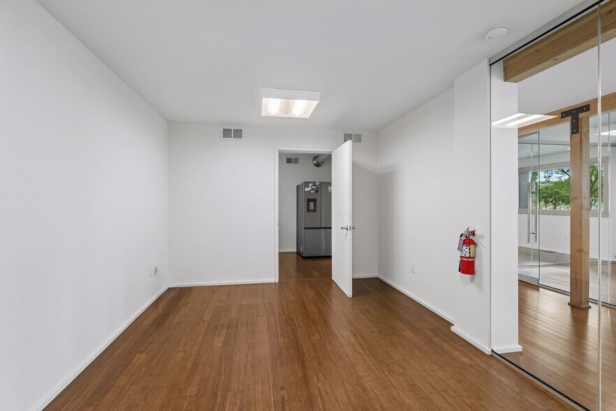 More Photos Of 901 NE 23rd Ave, Saint Anthony Office For Sale