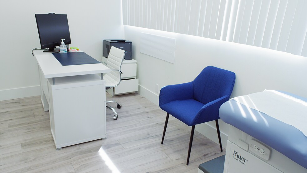 More Photos Of 233 W 1st St, North Vancouver Medical For Lease