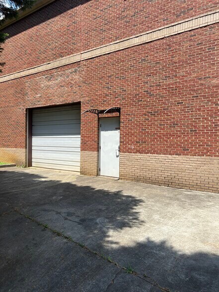 More Photos Of 4388 Sudderth Rd, Buford Warehouse For Sale