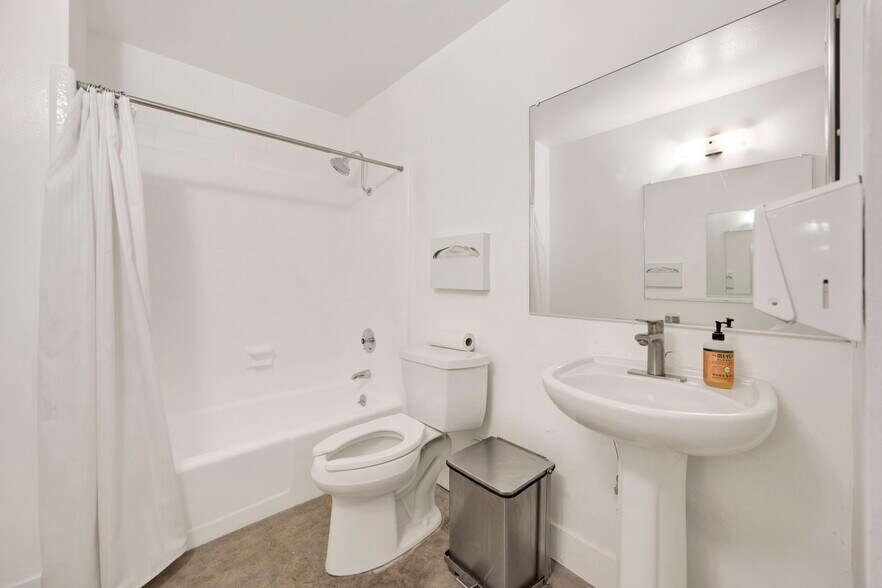 More Photos Of 5908 Barton Ave, Los Angeles Loft Creative Space For Sale