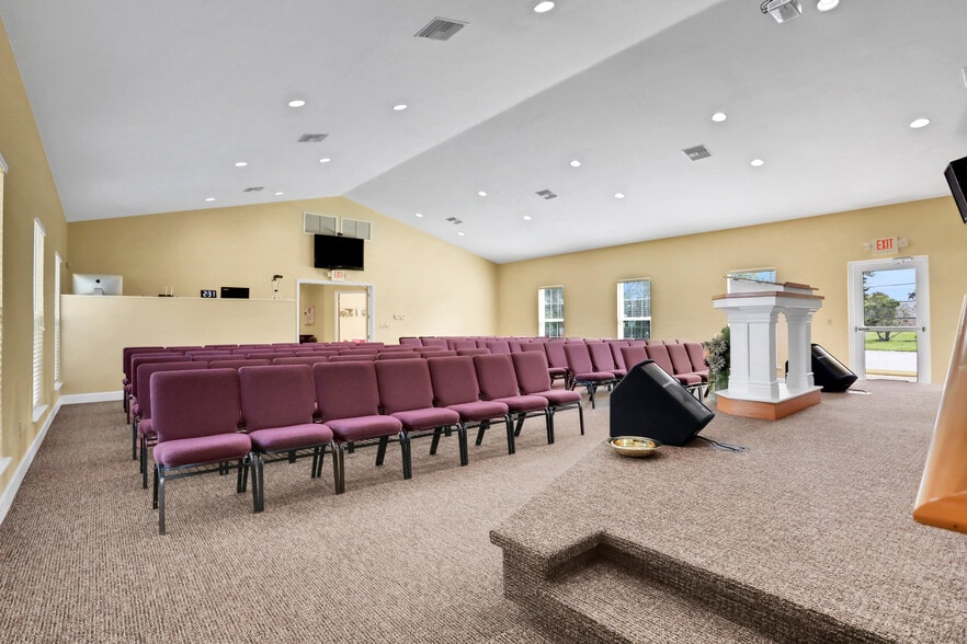 More Photos Of 1495 Herbert St, Port Orange Religious Facility For Sale