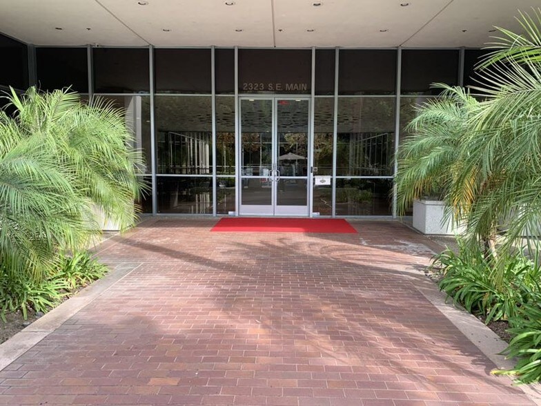 More Photos Of 2323 Main St, Irvine Warehouse For Lease