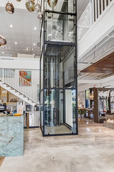 More Photos Of 12870 US Hwy 98, Miramar Beach Showroom For Sale