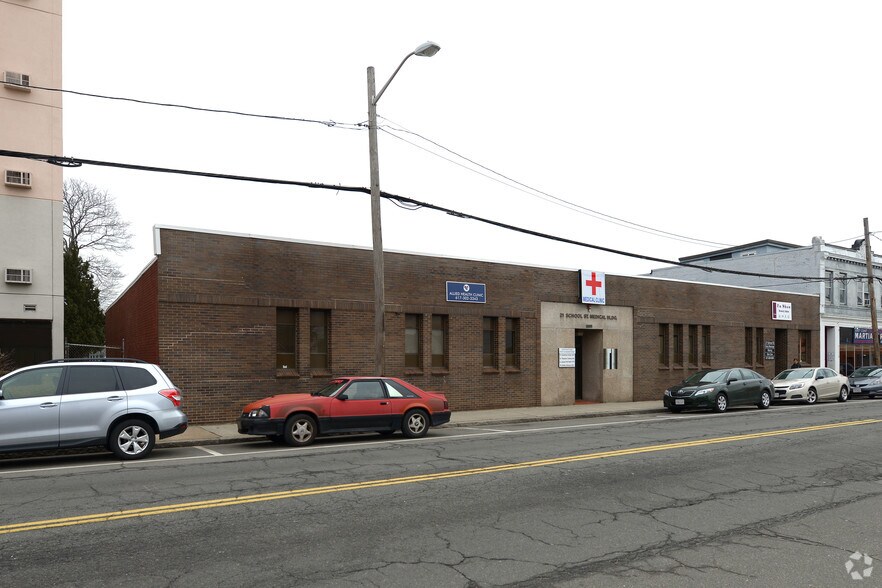 More Photos Of 15-21 School St, Quincy Medical For Lease