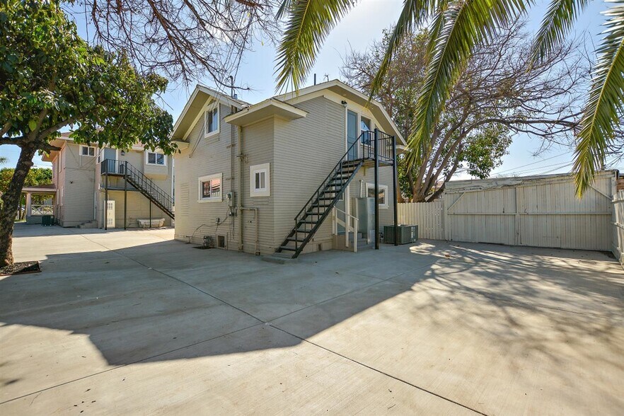 More Photos Of 1703 S Burlington Ave, Los Angeles Apartments For Sale
