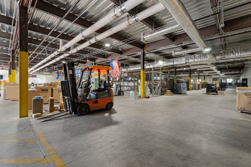 More Photos Of 4611 E Baseline Rd, Phoenix Light Distribution For Sale