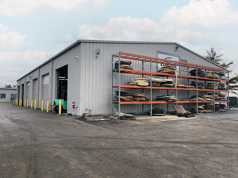 More Photos Of 5920 Gateway Industrial Dr, Belleville Warehouse For Sale