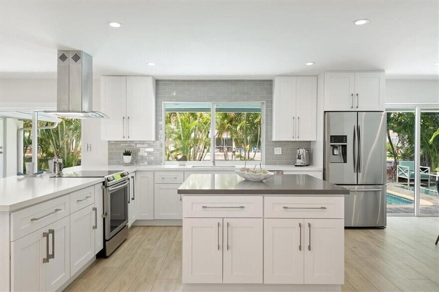 More Photos Of 5821 NE 14th Way, Fort Lauderdale Flex For Sale