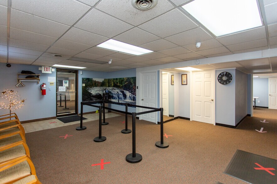 More Photos Of 1265 W Huron St, Waterford Medical For Lease