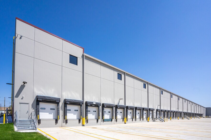 More Photos Of 956 E Erie Ave, Philadelphia Distribution For Lease